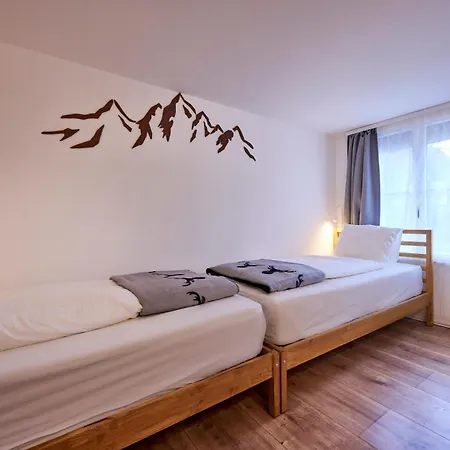 2 Bedroom Mountain View *