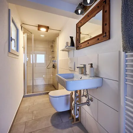 Apartment 2 Bedroom Mountain View