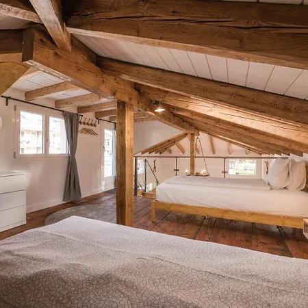 2 Bedroom Mountain View Apartment