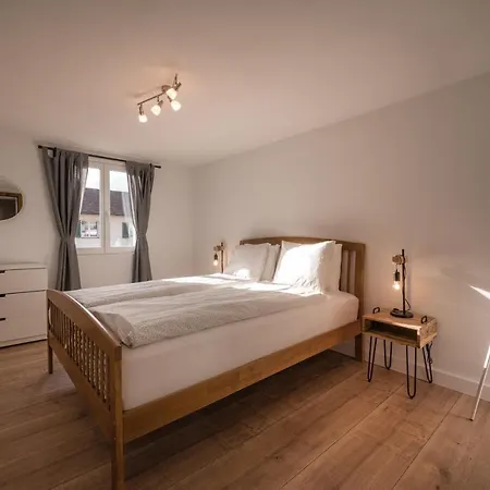 2 Bedroom Mountain View *