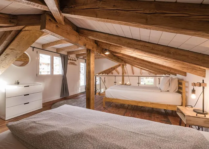 2 Bedroom Mountain View Apartment